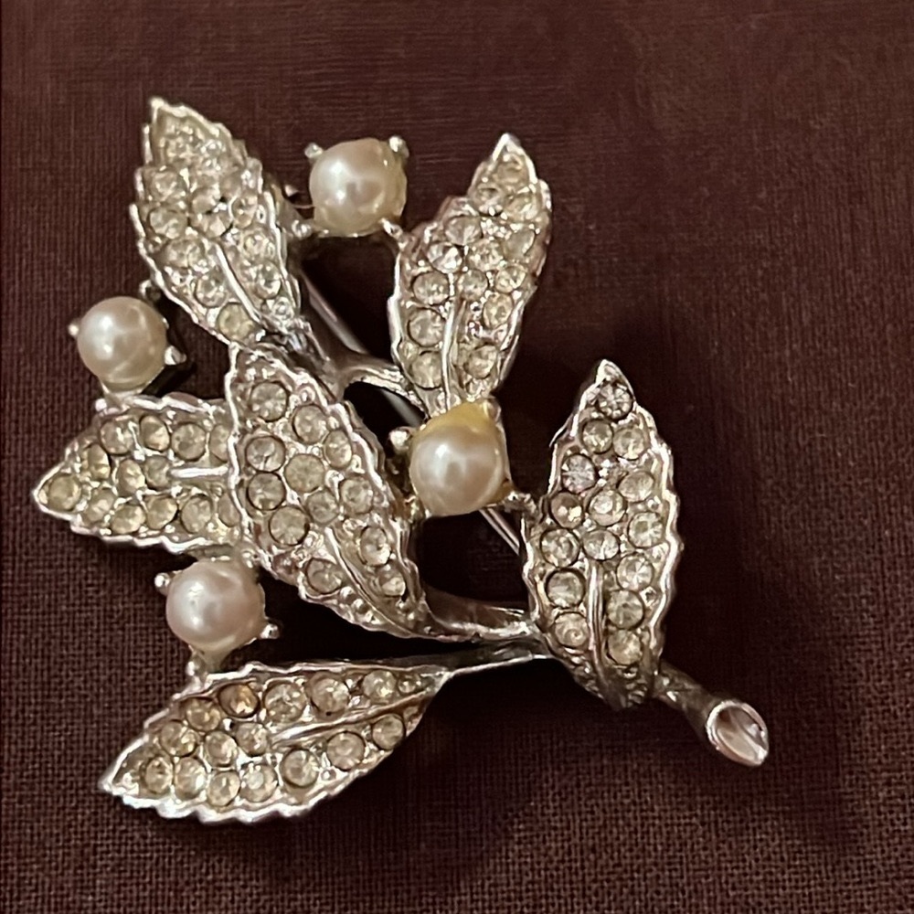 Vintage Brooch “Goldette” Chromium Leaf with Peal accents, 1940’s